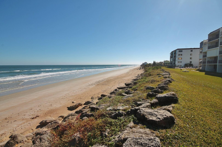 Beach 2, Colony Beach Club 122, Volusia