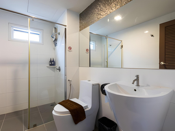 Bathroom 9