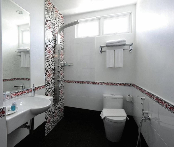 Bathroom 4