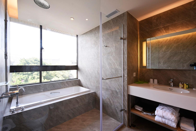 Bathroom 5, Green World NanGang Hotel, Taipei City