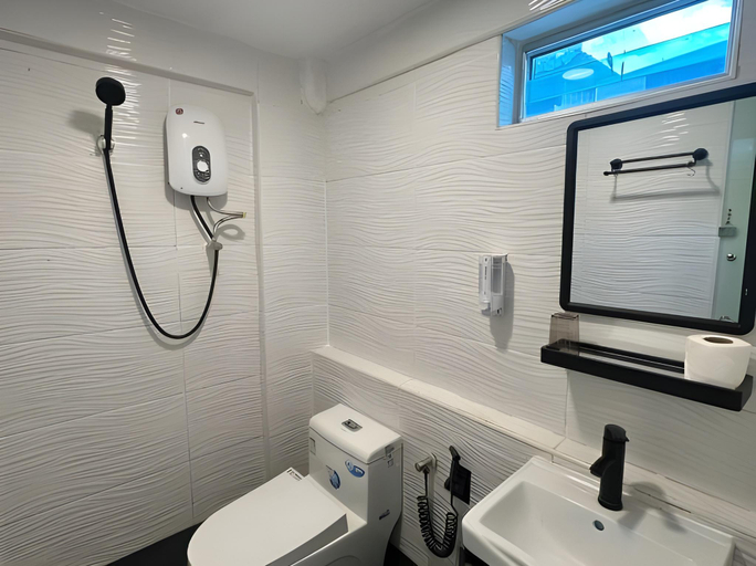 Bathroom 23