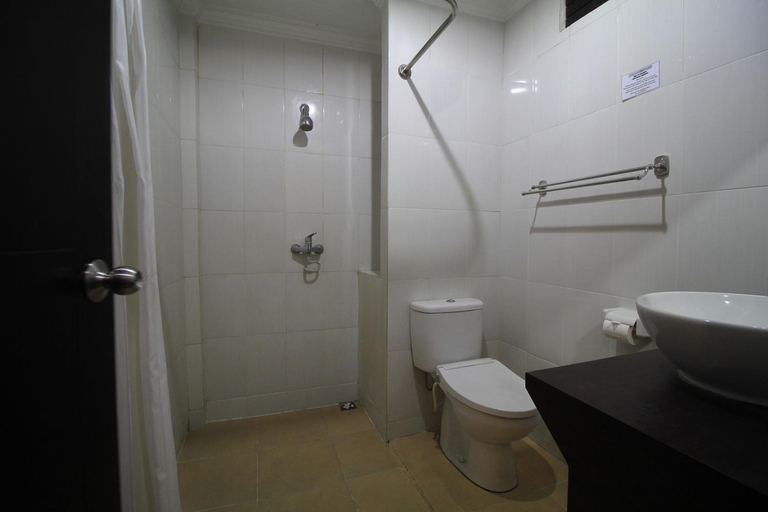 Bathroom 2, Bakung Sari Resort and Spa, Badung