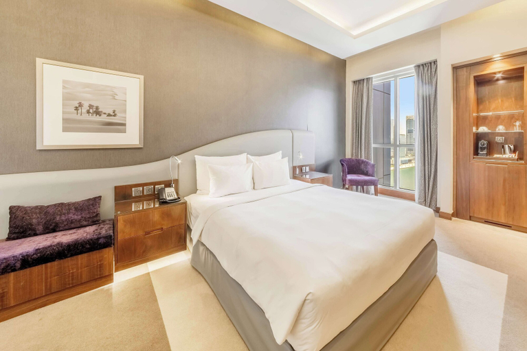 Bedroom 3, Radisson Blu Hotel Dubai Waterfront, Dubai