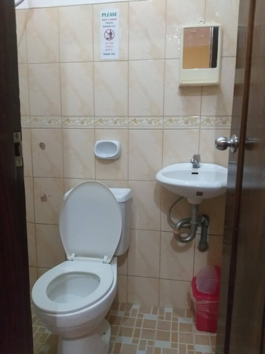 Bathroom 16