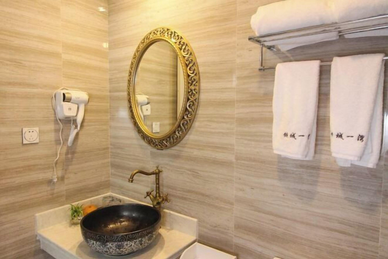 Bathroom 4, Fallen Bay, Zhoushan