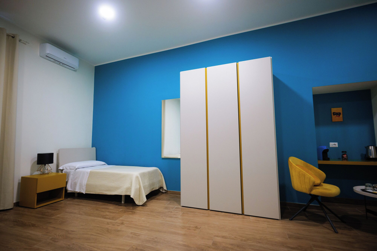 Bedroom 3, Terminal 1 Guest House, Napoli