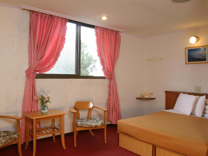 Bedroom 3, Ali-Shan Dengshan Hotel, Chiayi County