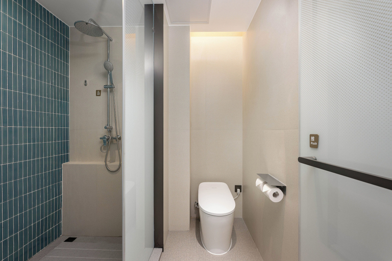 Bathroom 5, Holiday Inn Express SHANGRAO RAILWAY STATION by IHG, Shangrao