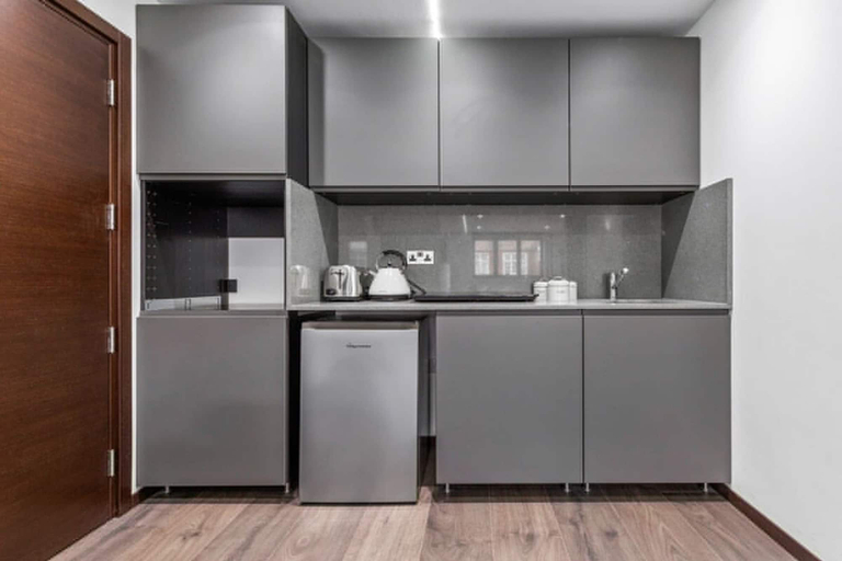 Others 4, Luxury Flat in North West London, London