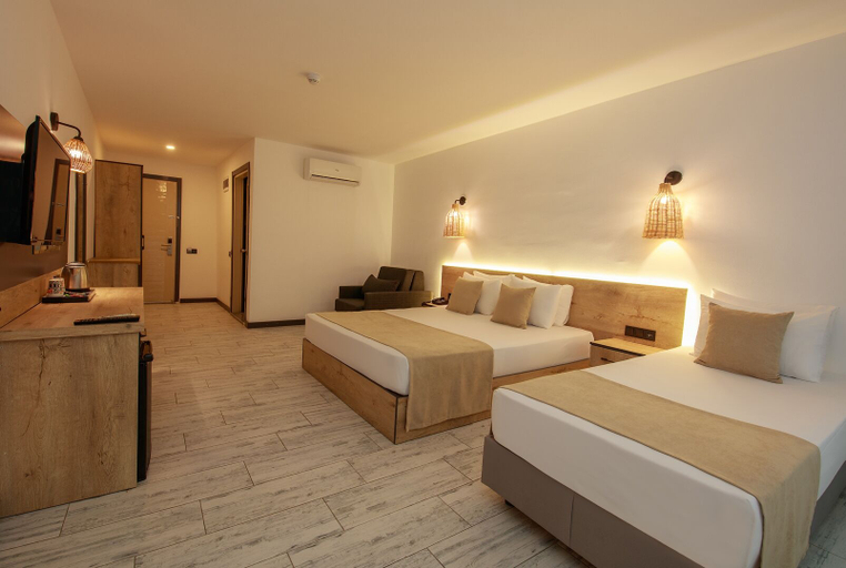 Bedroom 4, Hotel Meri All Inclusive, Fethiye