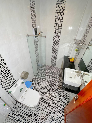 Bathroom 4, Summer Resort, Kaeb
