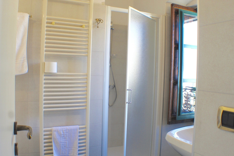 Bathroom 5, Palazzo Senape De Pace, Lecce