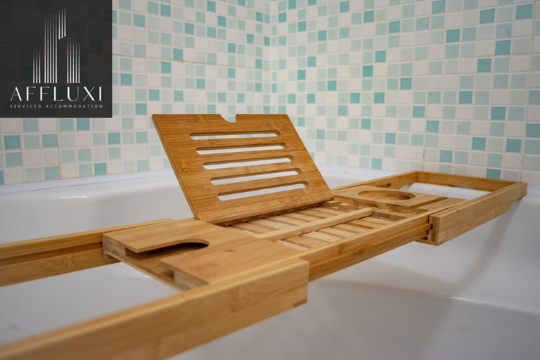 Bathroom, Ironbridge Hot Tub Retreat - Sleeps 10, Telford and Wrekin