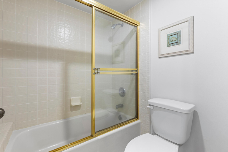 Bathroom 5, Ebb Tide 202, Volusia