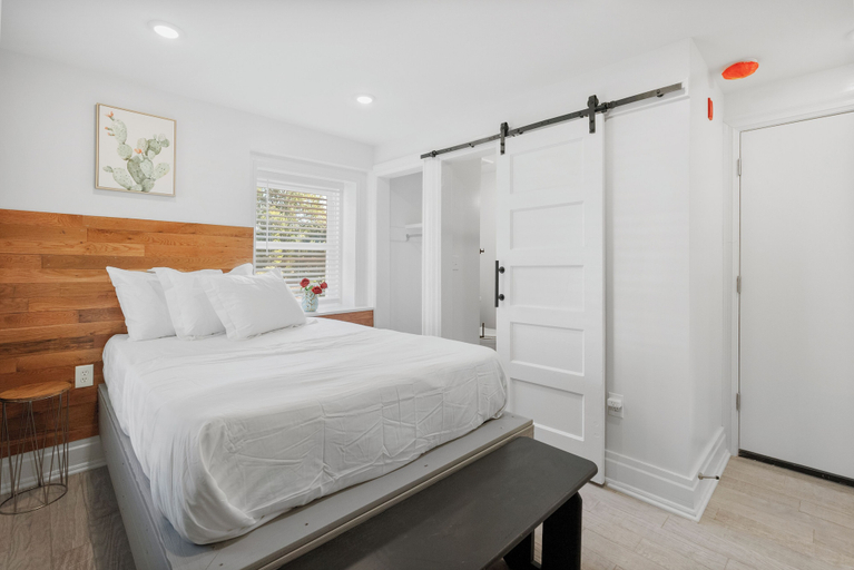 Others 4, Extended Stay Comfy Suites LL, Philadelphia