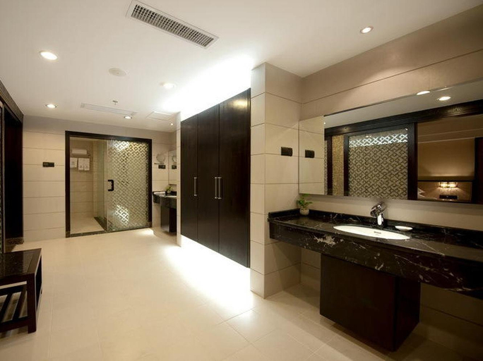 Bathroom 3, Guilin Baiyue Hotel, Guilin