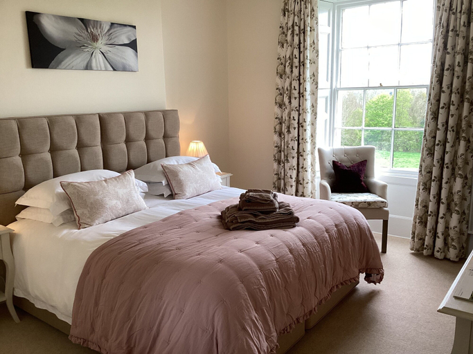 Bedroom 2, The Old Vicarage at Oakridge, Gloucestershire