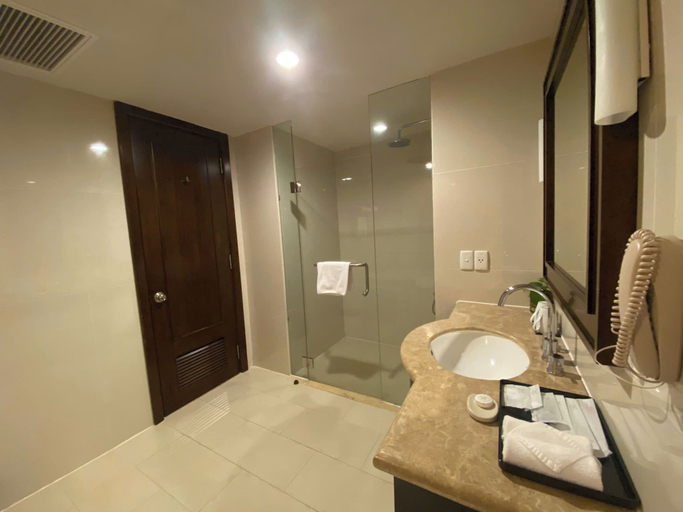 Bathroom 7