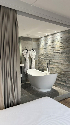 Bathroom 4, Hôtel Rohan Strasbourg, Bas-Rhin