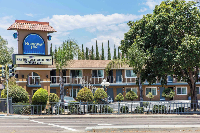 Exterior & Views 1, Rodeway Inn Escondido Downtown, San Diego