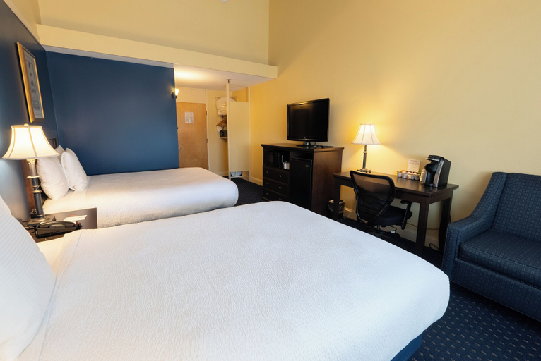 Bedroom 4, Fireside Inn & Suites Waterville, Kennebec