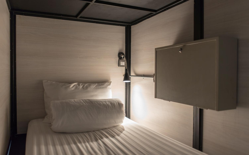 Bedroom 2, Augusta - Hostel, Wattana