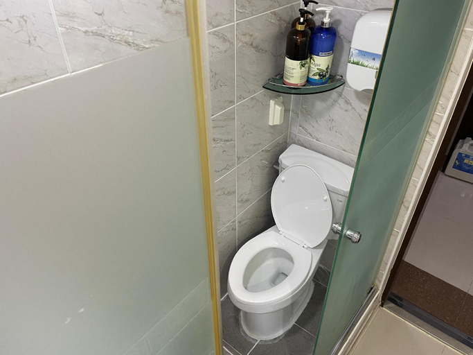 Bathroom 9