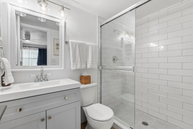 Bathroom 1, Colony Beach Club 122, Volusia