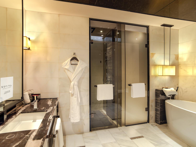 Bathroom 26