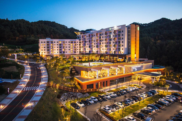 Exterior & Views