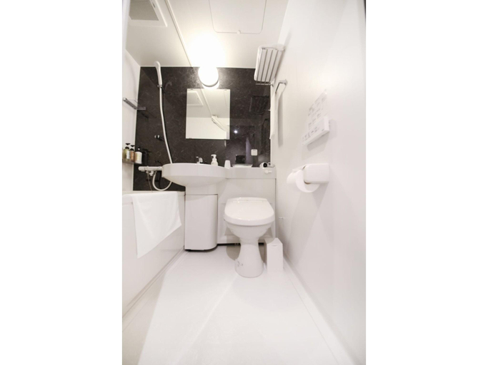 Bathroom 4, Toho hotel, Osaka