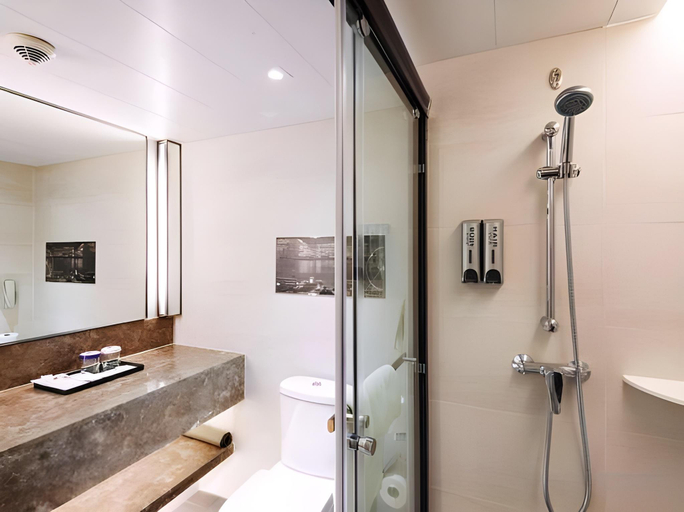Bathroom 7