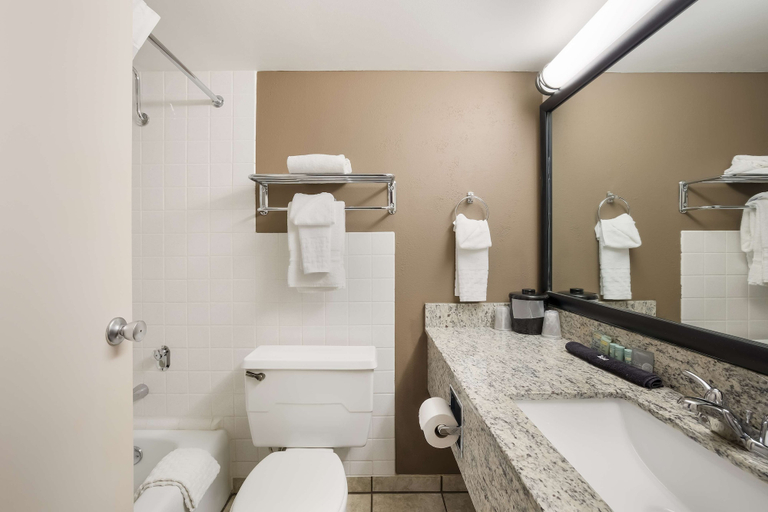 Bathroom 4, Best Western Riverfront Inn, Marinette