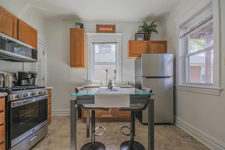 Room 4, Peaceful One Bedroom Home Near Chicago, Cook