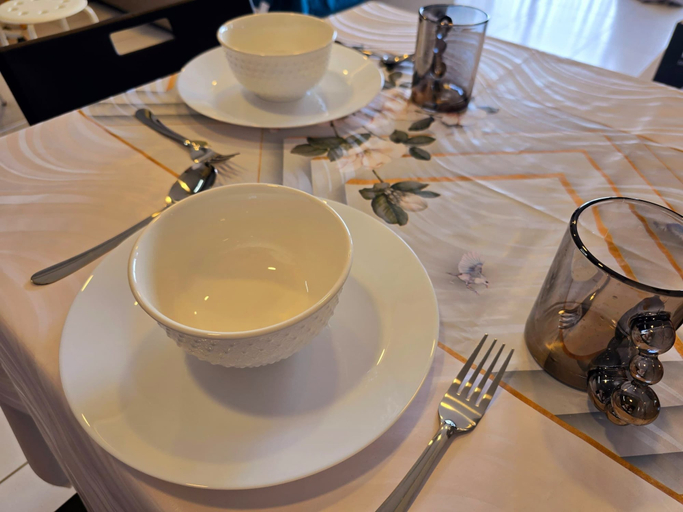 Food & Drinks, Neo Mutiara Damansara Studio 2PAX 1CP, Petaling Jaya
