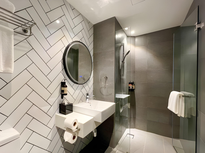 Bathroom 24