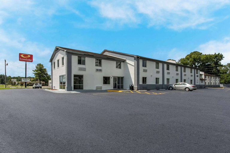 Exterior & Views 1, Econo Lodge Cherry Point, Craven