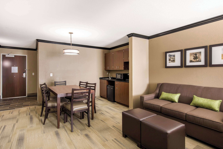 Others 5, Comfort Suites Liberal North, Seward
