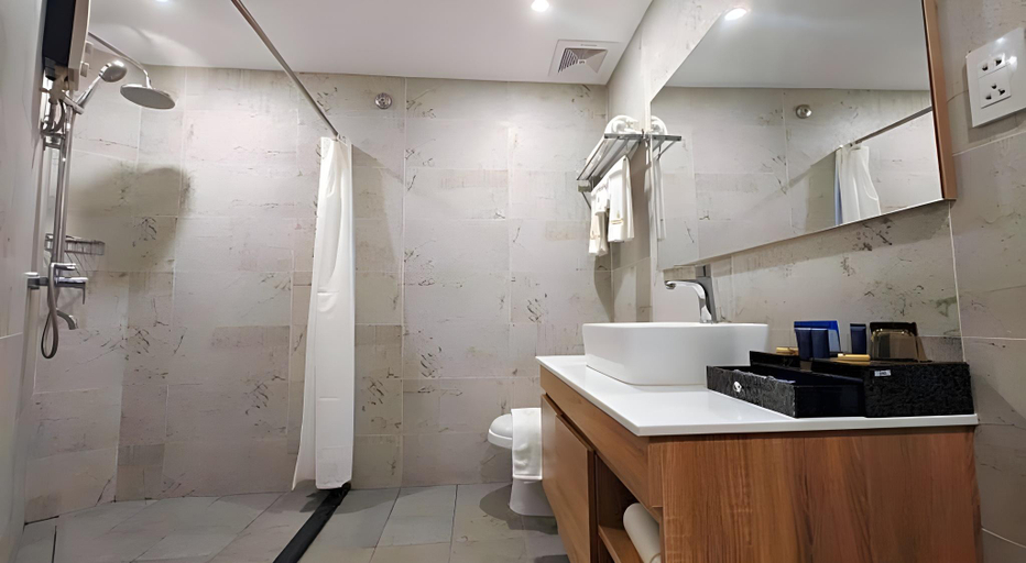 Bathroom 3, Erus Suites Hotel Boracay, Malay