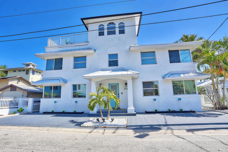 Others 3, Beach Livin 3 - 3 Bedroom Upstairs, Pinellas