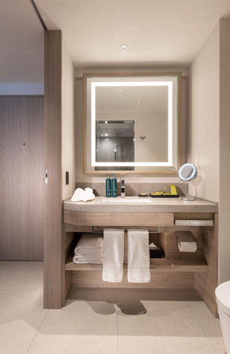 Bathroom 5, DoubleTree by Hilton Toyama, Toyama