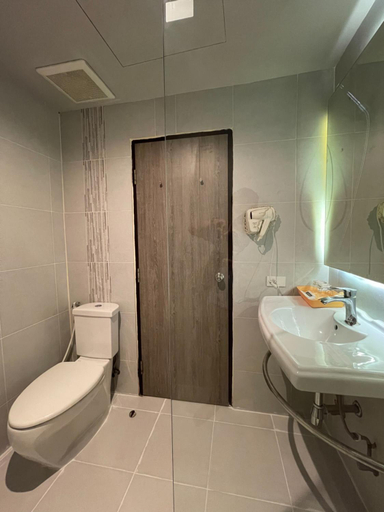 Bathroom 4, Aonang Viva Resort, Mueang Krabi