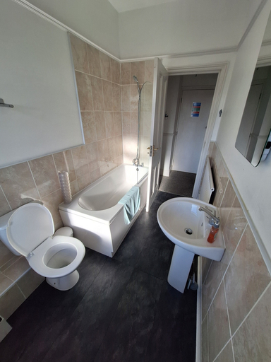 Bathroom, Summerhill Apartments, Isle of Wight