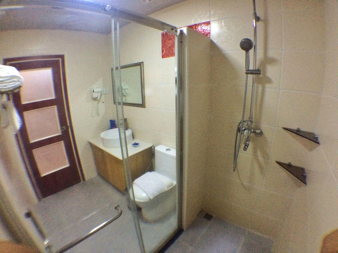 Bathroom 4, Grand Hoyah Hotel, Olongapo City