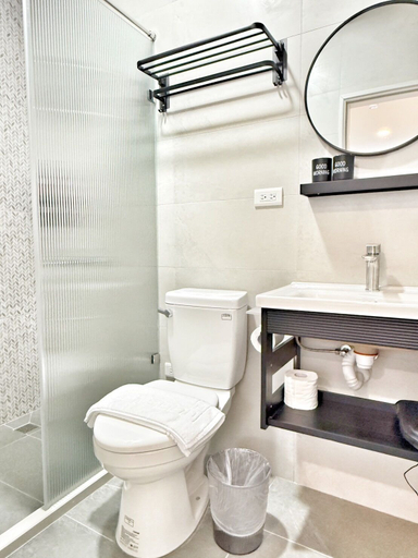 Bathroom 3, Linshouse, Tainan