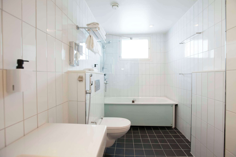 Bathroom 5, Scandic Pori, Satakunta