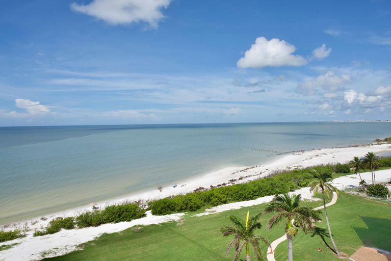 Others 2, Estero Beach & Tennis 806-b, Lee