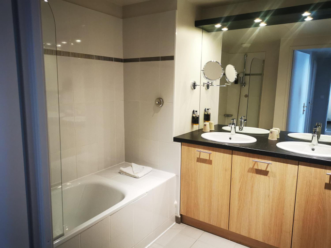 Bathroom 3, Residhome Asnieres, Hauts-de-Seine