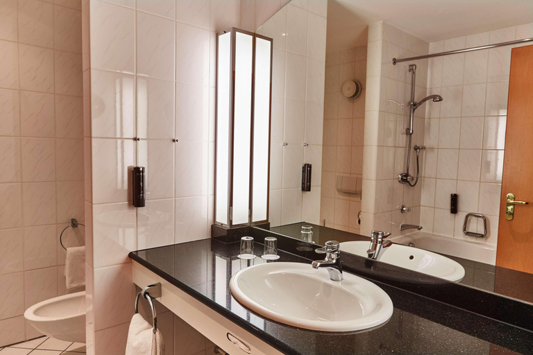 Bathroom 5, Steigenberger Hotel & Spa Bad Pyrmont, Hameln-Pyrmont