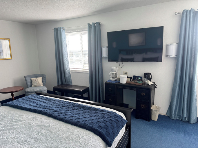 Bedroom 2, The Wilshire Inn, Division No. 3